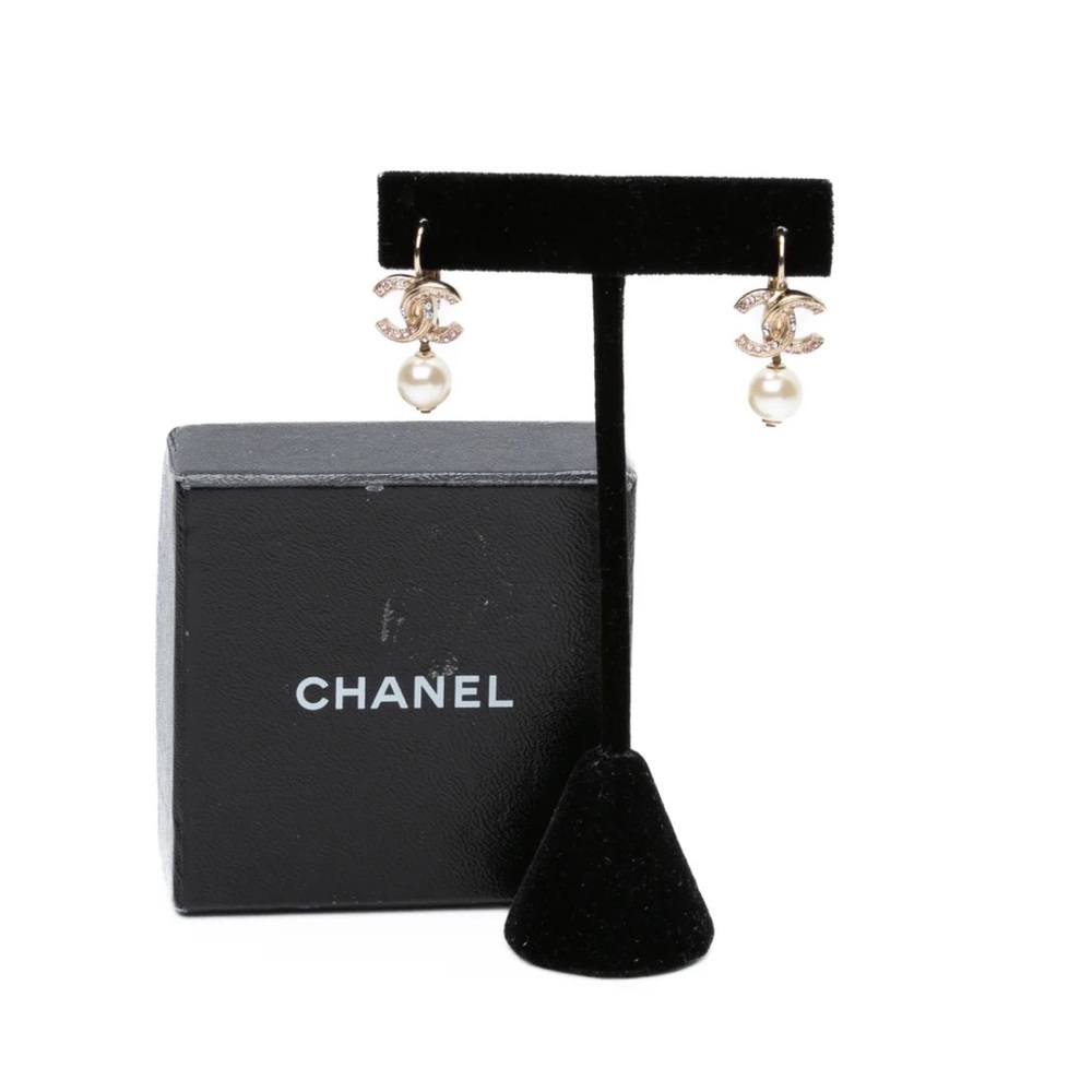 AUTHENTIC CHANEL Gold and Cream Pearl Drop Earrings